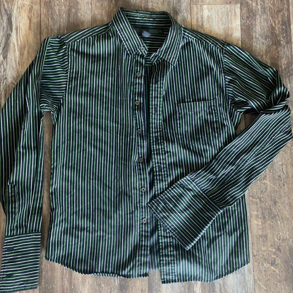 Men’s button up long sleeved